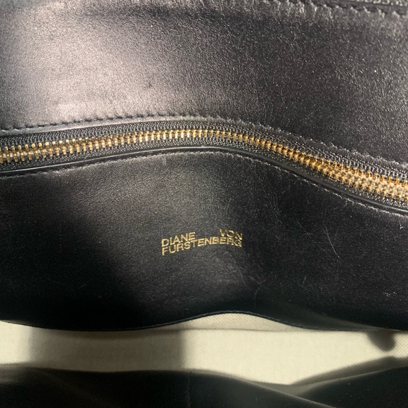 Exquisite Diane von Furstenberg Women's Handbag, Black & Beige - Picture 10 of 14